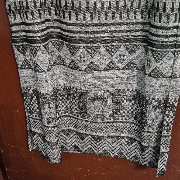 Black and White Patterned Women's Skirt - Picture 3 of 5